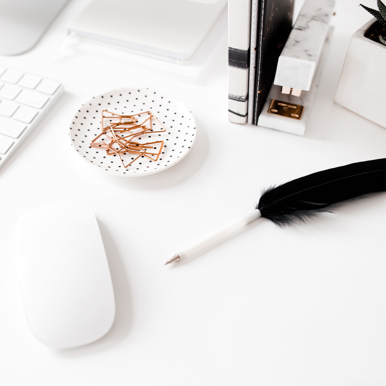 Advice to help you start a blog with a video tutorial to help you setup your blog today. A must-read for anyone who wants to start a blog and be a successful blogger!